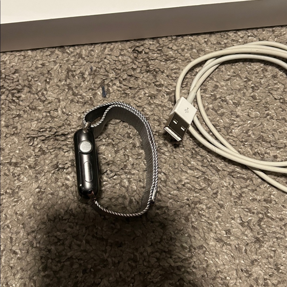 Apple Watch Series 3 with Silver Milanese Loop - Picture 4 of 7